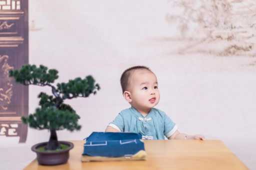 孝昌三个月宝宝抬头不稳