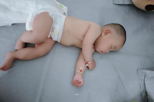 孝昌宝宝几个月可以吃水果